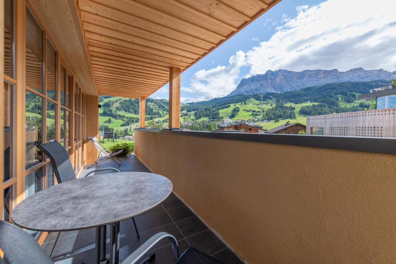 Ciasa Nene Franzl Aparthotel Badia  Exterior photo